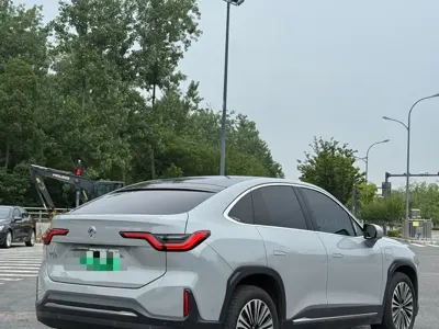 Nio EC6