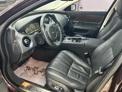 Jaguar XJ
