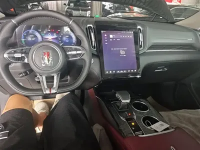 Hongqi Hongqi HS3 PHEV