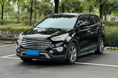 Hyundai Grand SantaFe