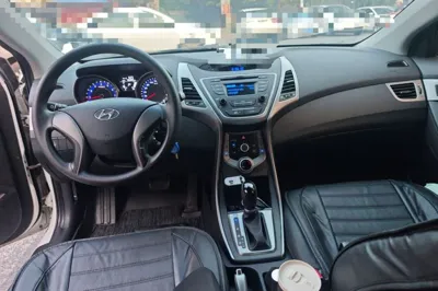 Hyundai Elantra (5th Generation