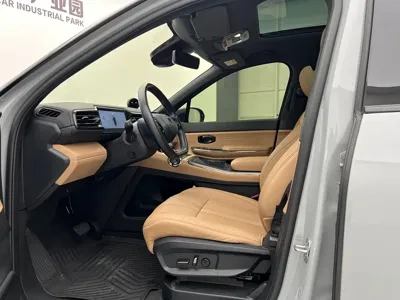 Nio ES8