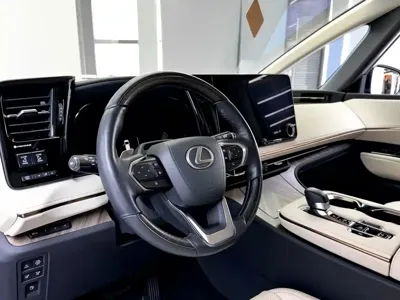 Lexus LM