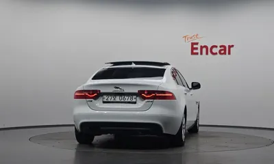 Jaguar XE