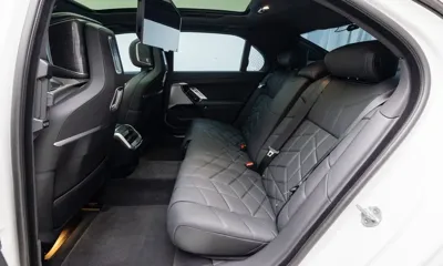 BMW i7