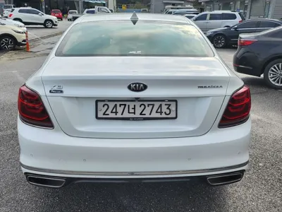 Kia K9