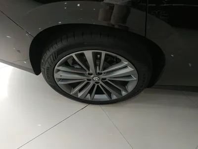 Leapmotor C16