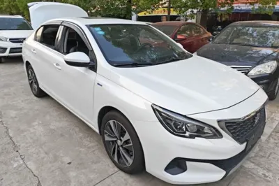 Peugeot 408