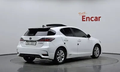 Lexus CT200h