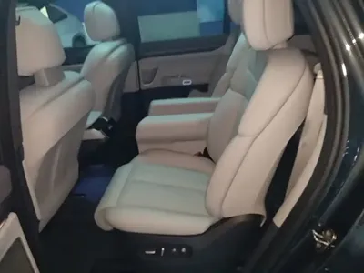 Nio ES8