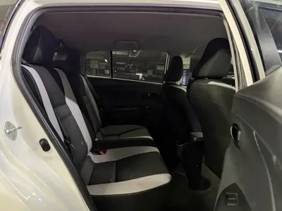 Toyota Yaris L