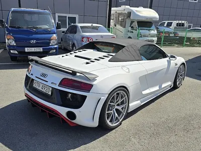 Audi R8