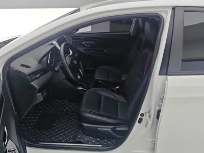Toyota Yaris L