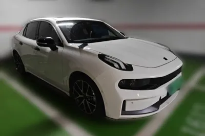 Lynk & Co 03