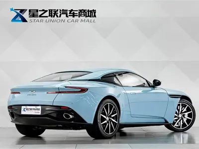 Aston Martin DB11