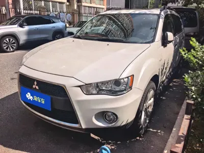Mitsubishi Outlander (Import)