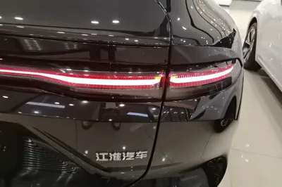 Nio EC6
