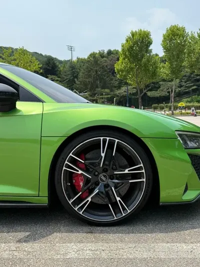 Audi R8