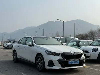 BMW i5