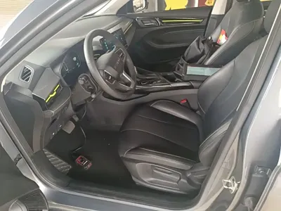 Roewe i5