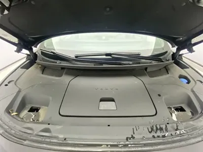 Volvo EM90