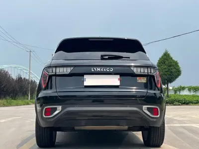 Lynk & Co 01