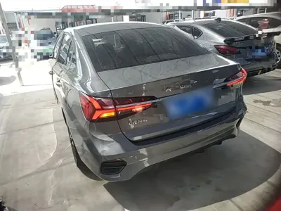 Roewe i5
