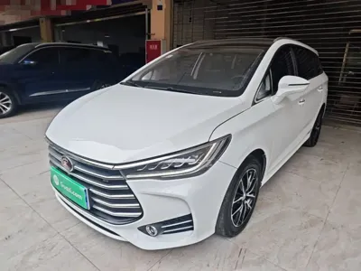 BYD MAX