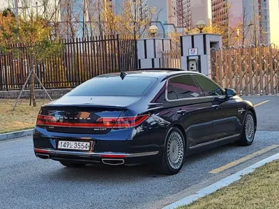 Genesis G90