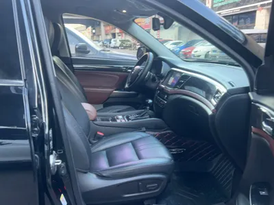 GAC Trumpchi GS8