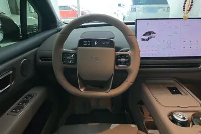 Li Auto Li Auto i6