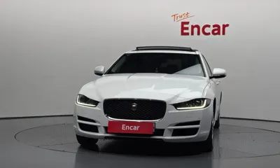 Jaguar XE