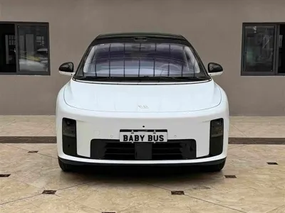 Li Auto 理想i8