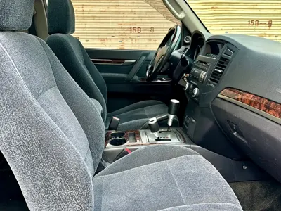 Mitsubishi Pajero (Import)
