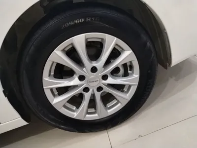Roewe i5