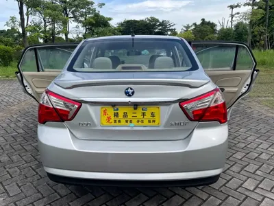 Venucia D50
