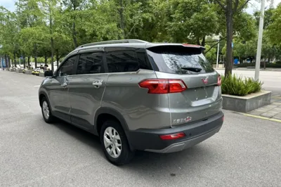 Wuling Hongguang S3