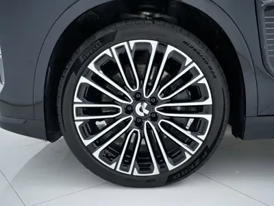 Nio ES8