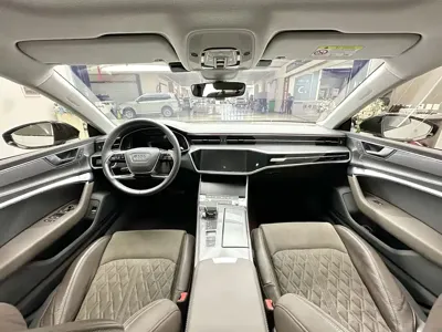 Audi A7L