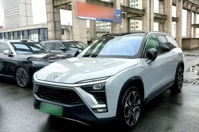 Nio ES8