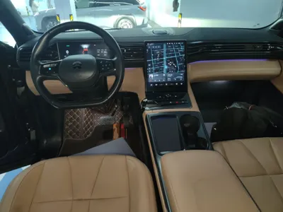 Nio ES8