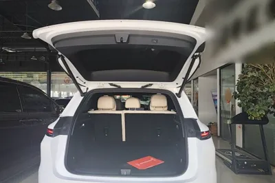 Li Auto L6