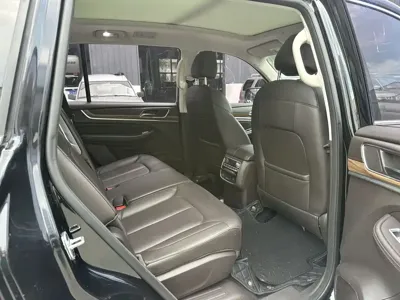 Roewe RX8