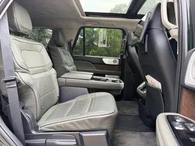 Lincoln Navigator