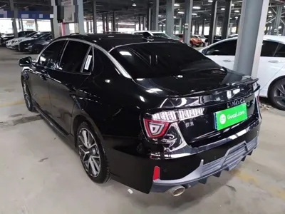 Lynk & Co 03