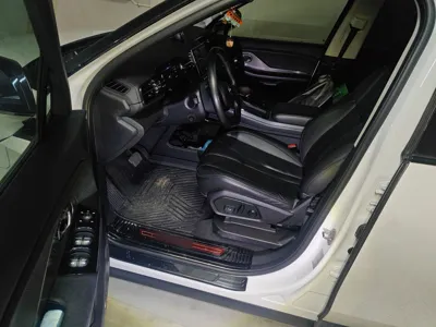 Nio ES8