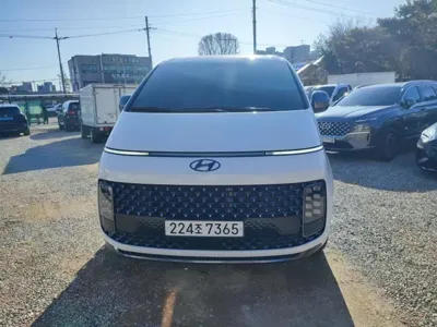 Hyundai Staria