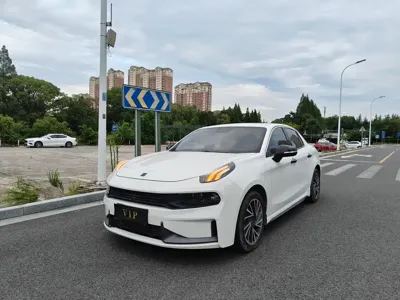 Lynk & Co 03