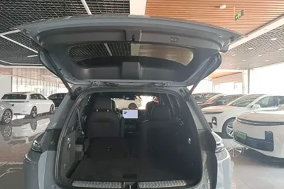 Li Auto L8