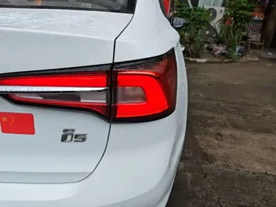 Roewe i5